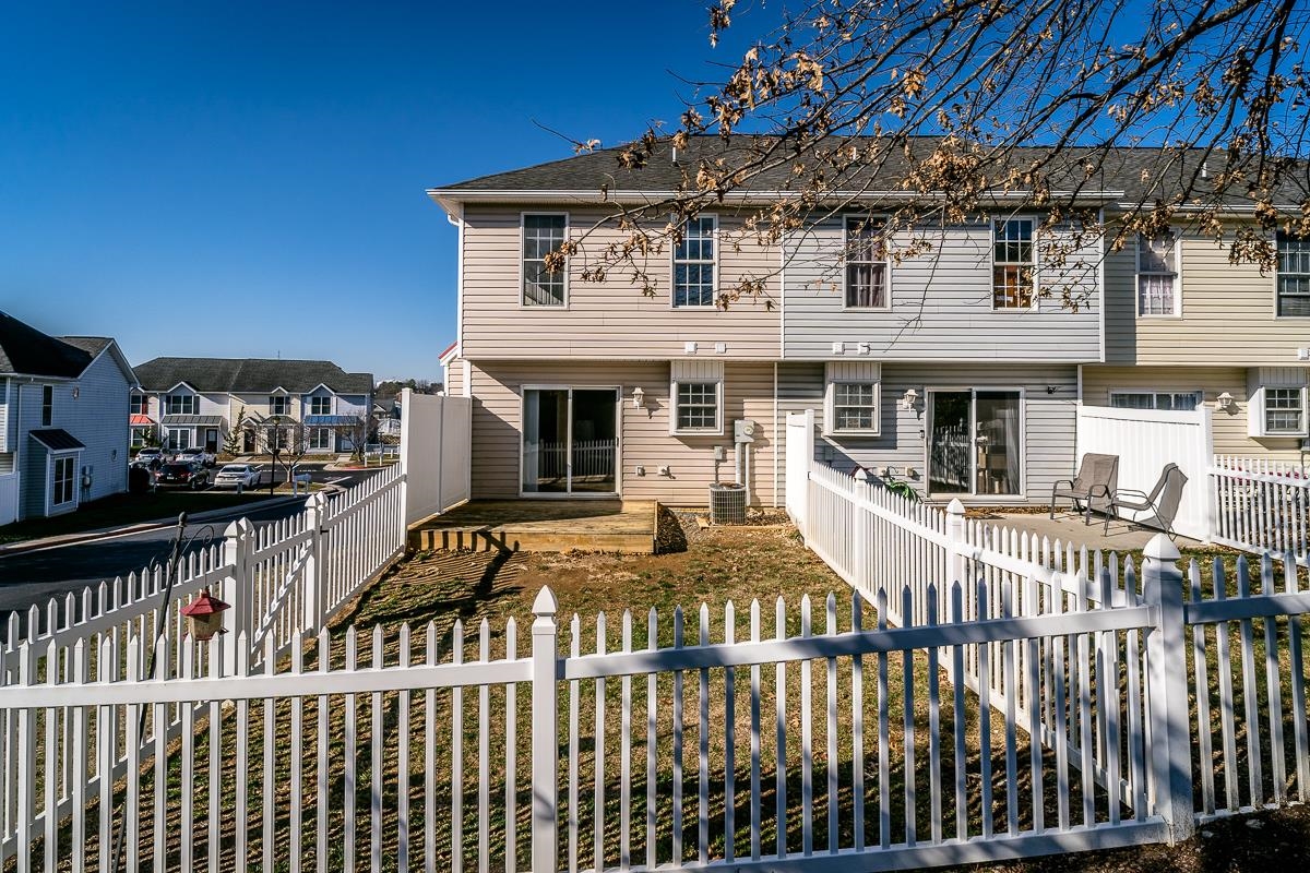 1111 PATRICK HENRY PL, HARRISONBURG, Virginia 22802, 3 Bedrooms Bedrooms, ,2 BathroomsBathrooms,Residential,1111 PATRICK HENRY PL,671585 MLS # 671585