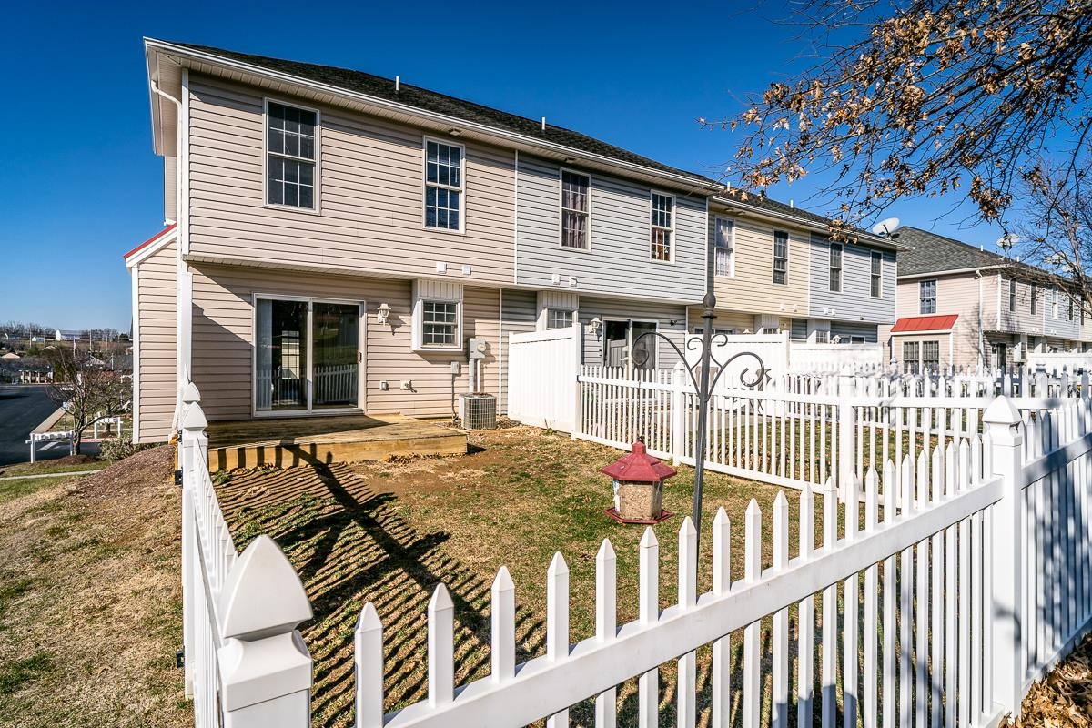 1111 PATRICK HENRY PL, HARRISONBURG, Virginia 22802, 3 Bedrooms Bedrooms, ,2 BathroomsBathrooms,Residential,1111 PATRICK HENRY PL,671585 MLS # 671585