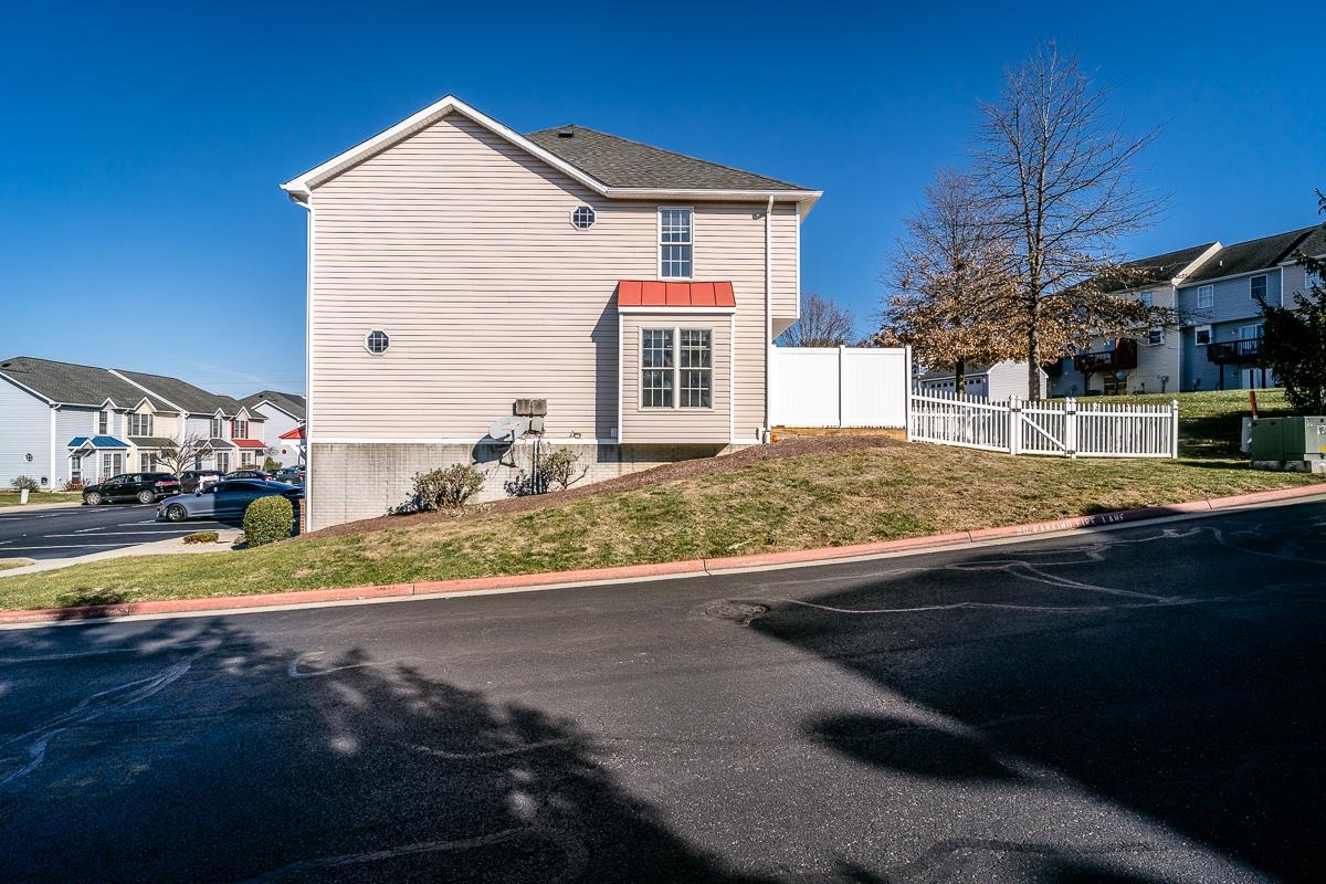 1111 PATRICK HENRY PL, HARRISONBURG, Virginia 22802, 3 Bedrooms Bedrooms, ,2 BathroomsBathrooms,Residential,1111 PATRICK HENRY PL,671585 MLS # 671585