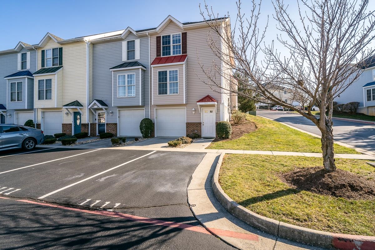 1111 PATRICK HENRY PL, HARRISONBURG, Virginia 22802, 3 Bedrooms Bedrooms, ,2 BathroomsBathrooms,Residential,1111 PATRICK HENRY PL,671585 MLS # 671585