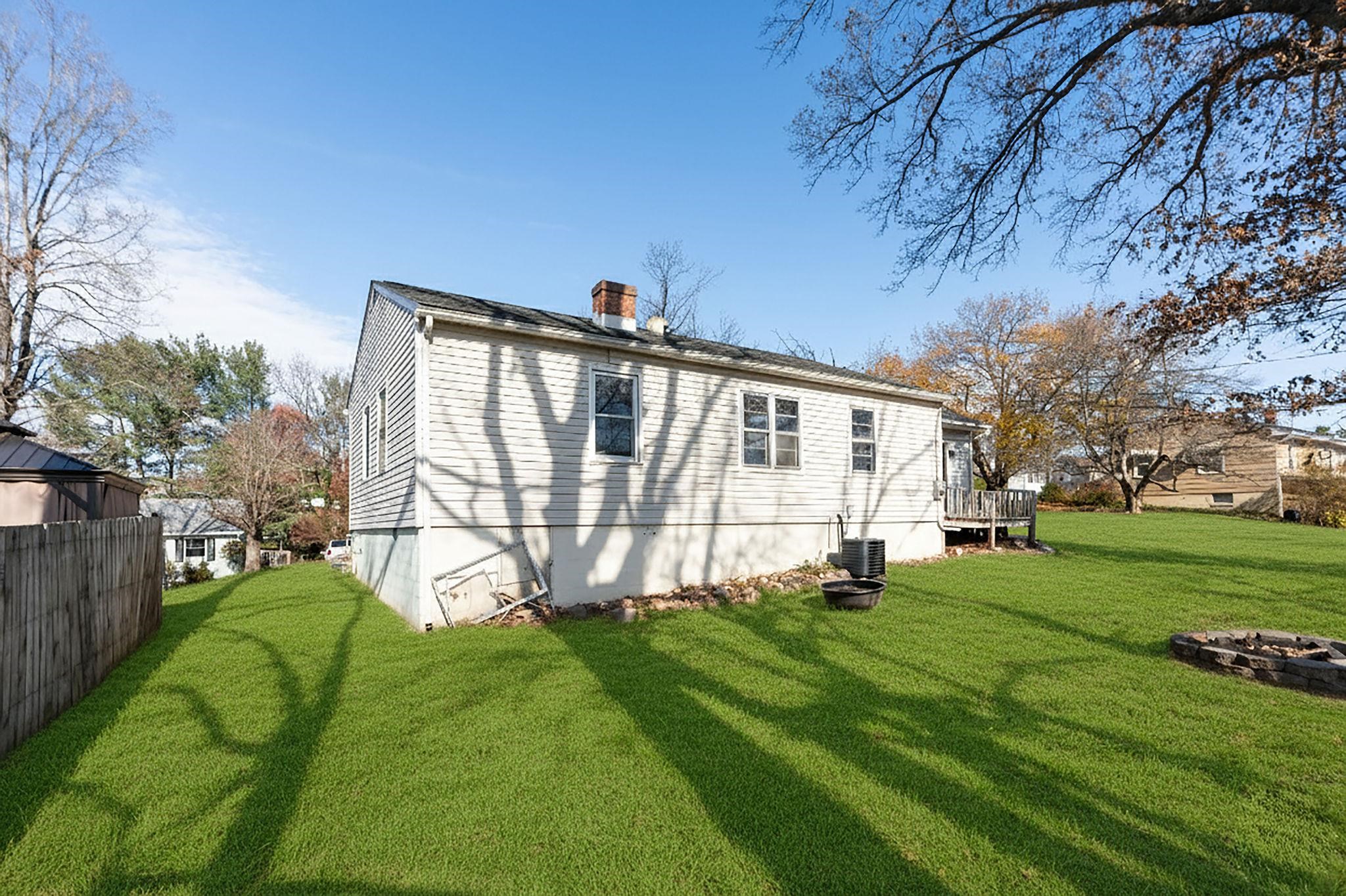 842 MAPLE AVE, WAYNESBORO, Virginia 22980, 3 Bedrooms Bedrooms, ,1 BathroomBathrooms,Residential,842 MAPLE AVE,671588 MLS # 671588