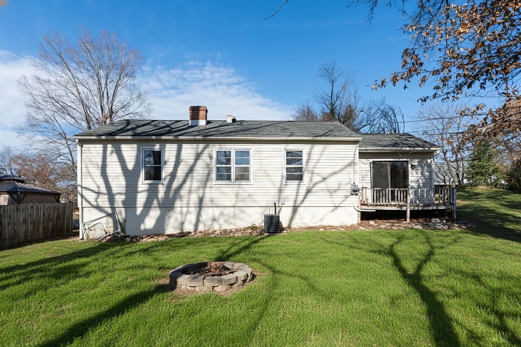 842 MAPLE AVE, WAYNESBORO, Virginia 22980, 3 Bedrooms Bedrooms, ,1 BathroomBathrooms,Residential,842 MAPLE AVE,671588 MLS # 671588