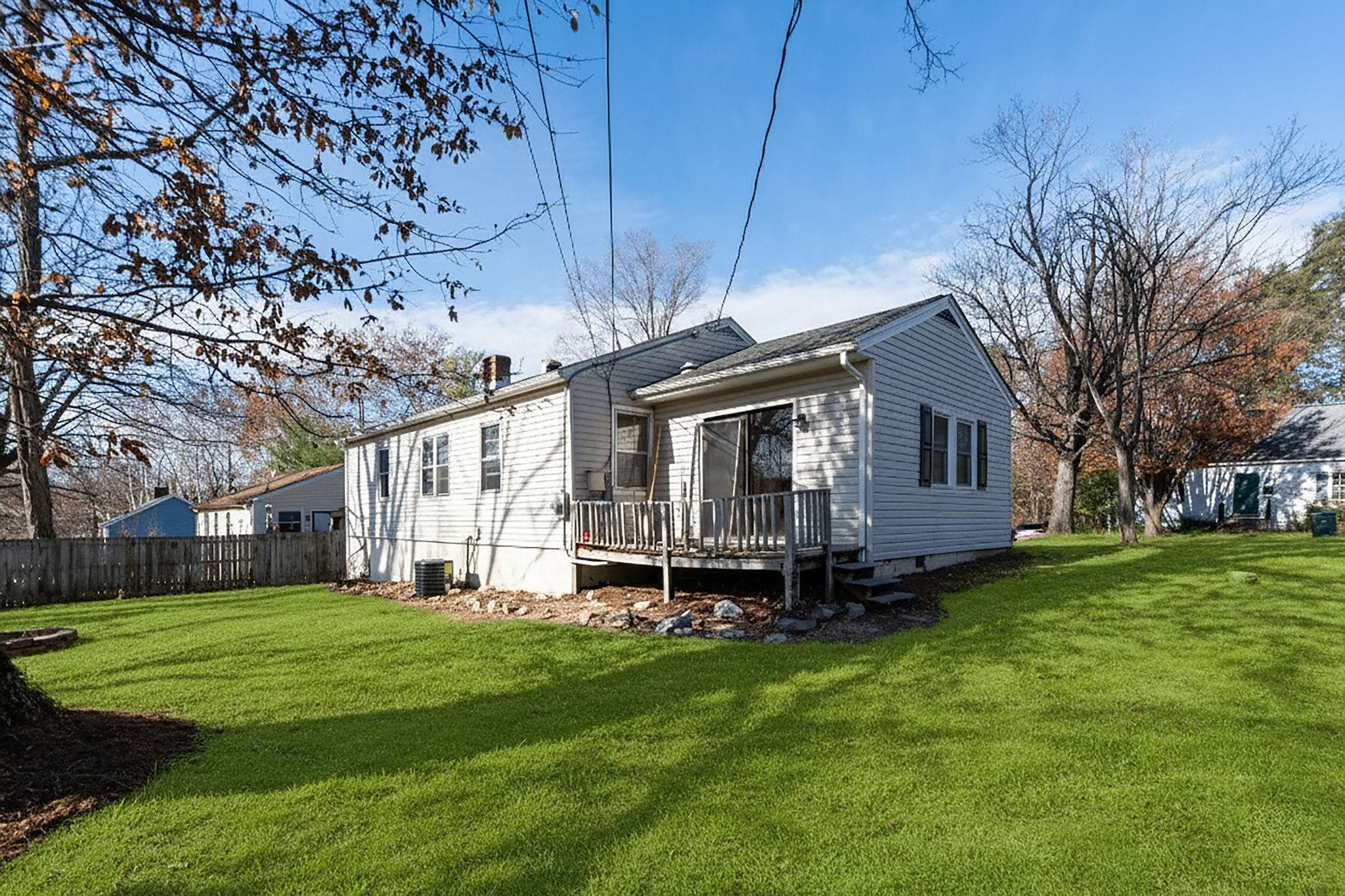 842 MAPLE AVE, WAYNESBORO, Virginia 22980, 3 Bedrooms Bedrooms, ,1 BathroomBathrooms,Residential,842 MAPLE AVE,671588 MLS # 671588