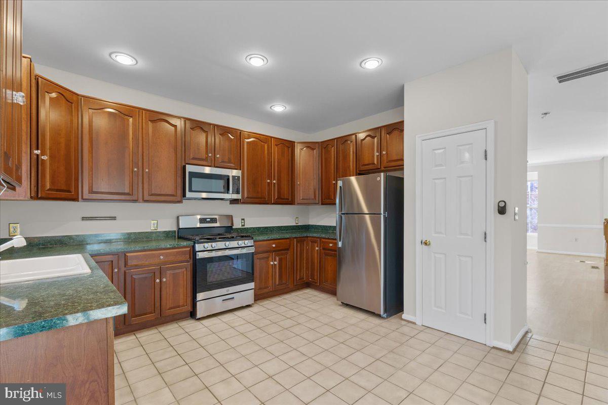 13286 COPPERMILL DR, HERNDON, Virginia 20171, 3 Bedrooms Bedrooms, ,2 BathroomsBathrooms,Residential,For sale,13286 COPPERMILL DR,VAFX2274840 MLS # VAFX2274840