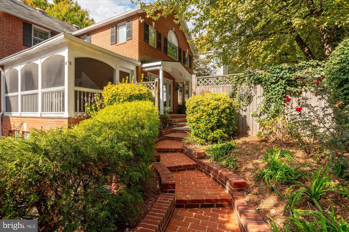 1503 N JEFFERSON ST, ARLINGTON, Virginia 22205, 6 Bedrooms Bedrooms, ,3 BathroomsBathrooms,Residential,For sale,1503 N JEFFERSON ST,VAAR2065452 MLS # VAAR2065452