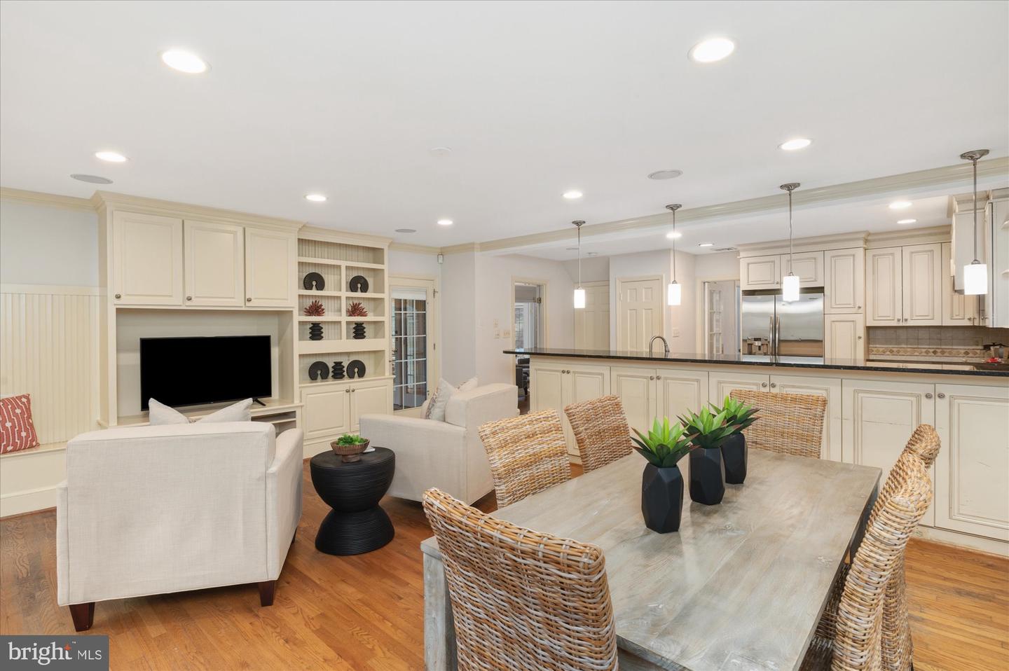 1503 N JEFFERSON ST, ARLINGTON, Virginia 22205, 6 Bedrooms Bedrooms, ,3 BathroomsBathrooms,Residential,For sale,1503 N JEFFERSON ST,VAAR2065452 MLS # VAAR2065452