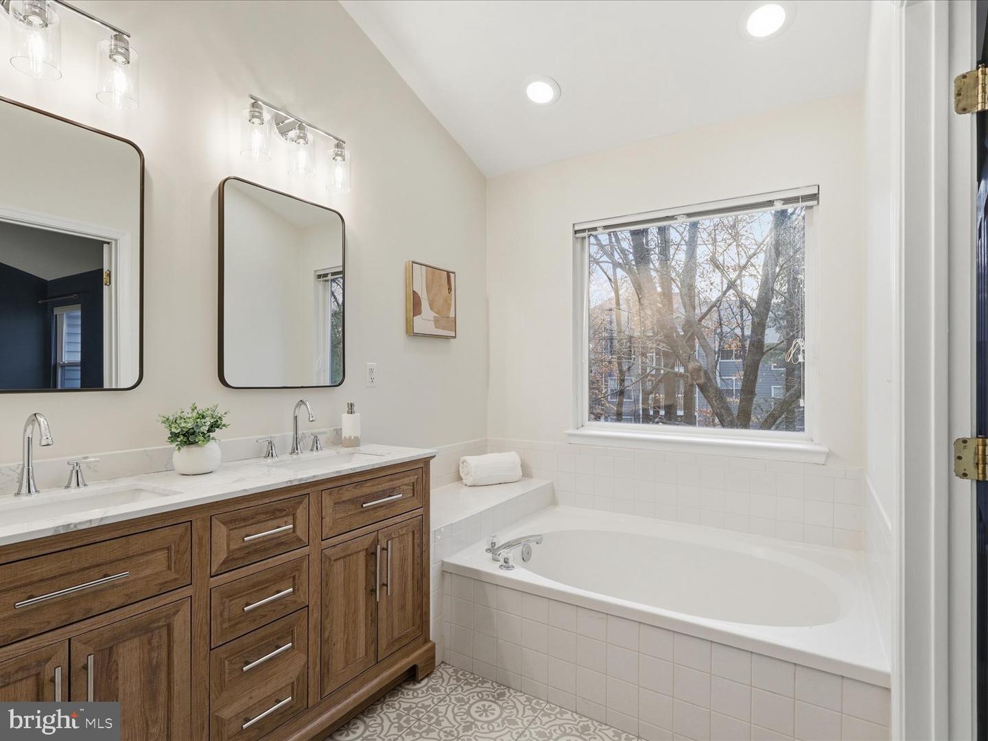 4204 TRUMBO CT, FAIRFAX, Virginia 22033, 3 Bedrooms Bedrooms, ,2 BathroomsBathrooms,Residential,For sale,4204 TRUMBO CT,VAFX2276992 MLS # VAFX2276992