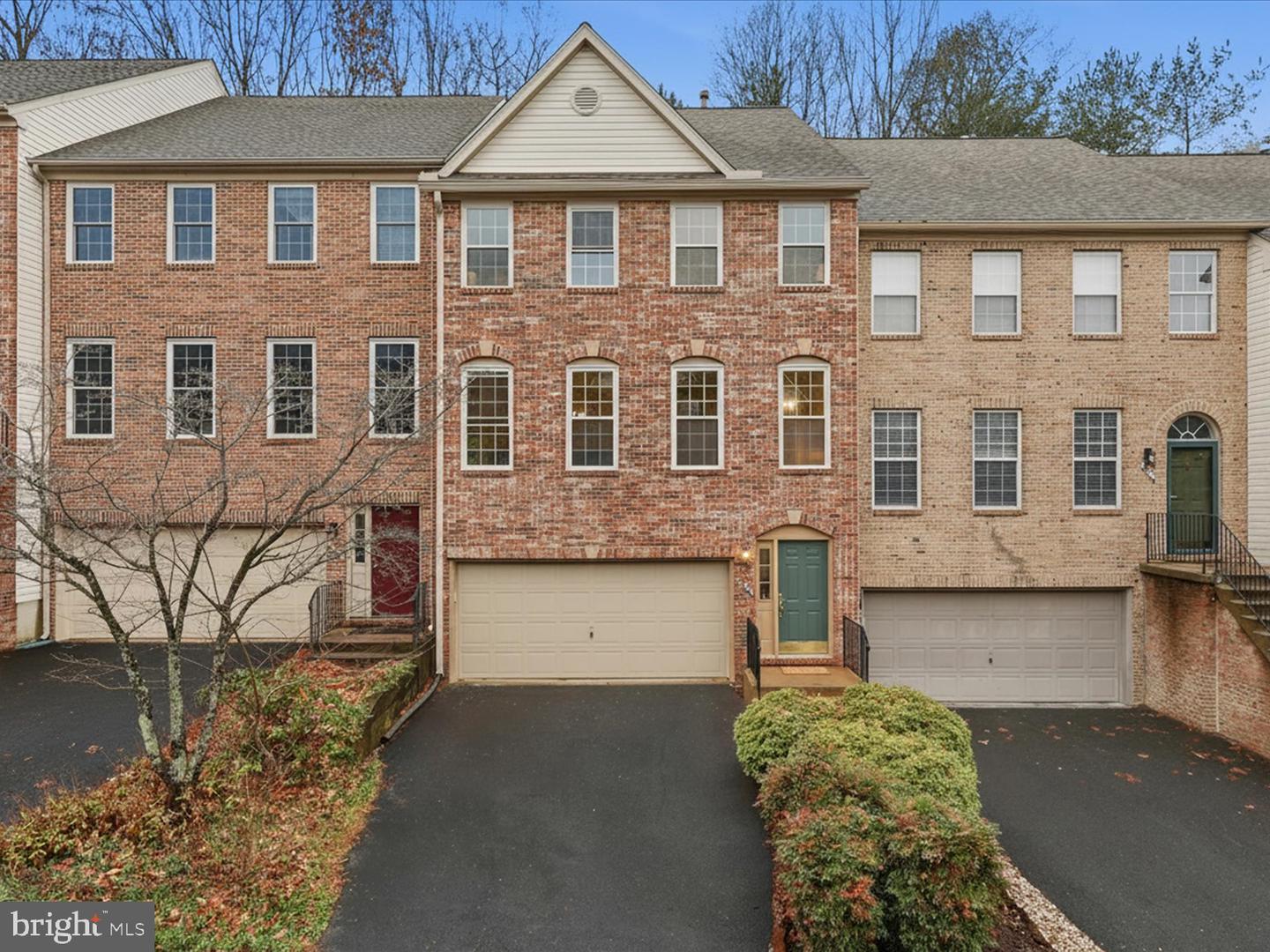 4204 TRUMBO CT, FAIRFAX, Virginia 22033, 3 Bedrooms Bedrooms, ,2 BathroomsBathrooms,Residential,For sale,4204 TRUMBO CT,VAFX2276992 MLS # VAFX2276992