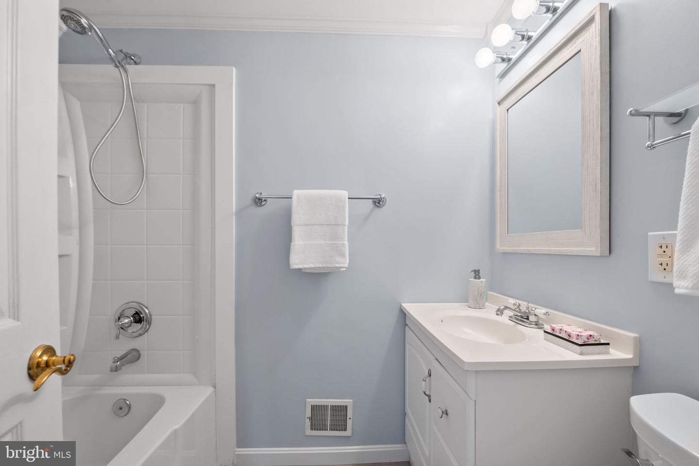 2010 FREEDOM LN, FALLS CHURCH, Virginia 22043, 4 Bedrooms Bedrooms, ,2 BathroomsBathrooms,Residential,For sale,2010 FREEDOM LN,VAFX2277592 MLS # VAFX2277592 2010 FREEDOM LN, FALLS CHURCH, Virginia 22043, 4 Bedrooms Bedrooms, ,2 BathroomsBathrooms,Residential,For sale,2010 FREEDOM LN,VAFX2277592 MLS # VAFX2277592