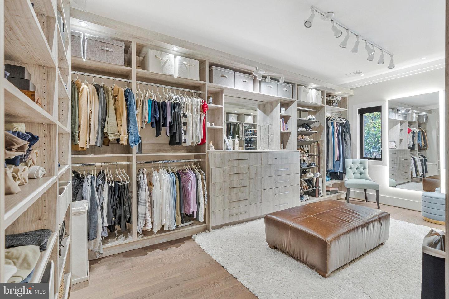 1700 BROOKSIDE LN, VIENNA, Virginia 22182, 5 Bedrooms Bedrooms, ,5 BathroomsBathrooms,Residential,For sale,1700 BROOKSIDE LN,VAFX2277968 MLS # VAFX2277968 1700 BROOKSIDE LN, VIENNA, Virginia 22182, 5 Bedrooms Bedrooms, ,5 BathroomsBathrooms,Residential,For sale,1700 BROOKSIDE LN,VAFX2277968 MLS # VAFX2277968