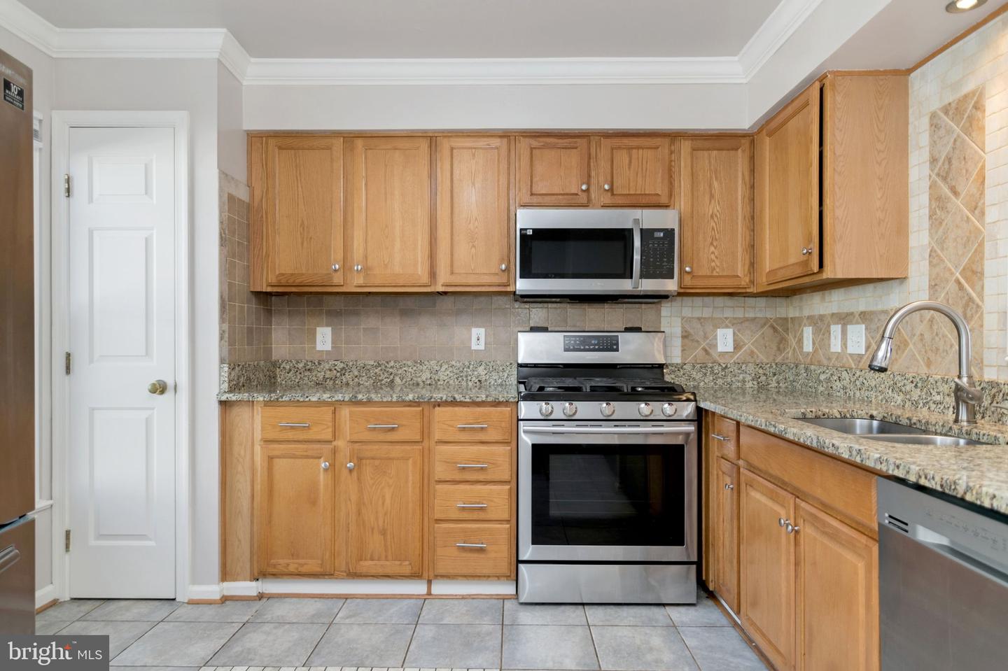 4140 HUMMEL WAY, WOODBRIDGE, Virginia 22192, 3 Bedrooms Bedrooms, ,2 BathroomsBathrooms,Residential,For sale,4140 HUMMEL WAY,VAPW2107676 MLS # VAPW2107676 4140 HUMMEL WAY, WOODBRIDGE, Virginia 22192, 3 Bedrooms Bedrooms, ,2 BathroomsBathrooms,Residential,For sale,4140 HUMMEL WAY,VAPW2107676 MLS # VAPW2107676