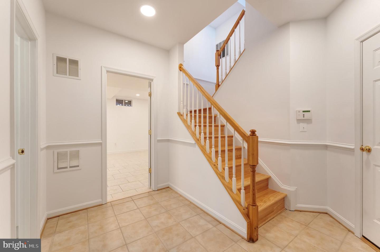 7204 LYNDAM HILL CIR, LORTON, Virginia 22079, 5 Bedrooms Bedrooms, ,3 BathroomsBathrooms,Residential,For sale,7204 LYNDAM HILL CIR,VAFX2279044 MLS # VAFX2279044 7204 LYNDAM HILL CIR, LORTON, Virginia 22079, 5 Bedrooms Bedrooms, ,3 BathroomsBathrooms,Residential,For sale,7204 LYNDAM HILL CIR,VAFX2279044 MLS # VAFX2279044