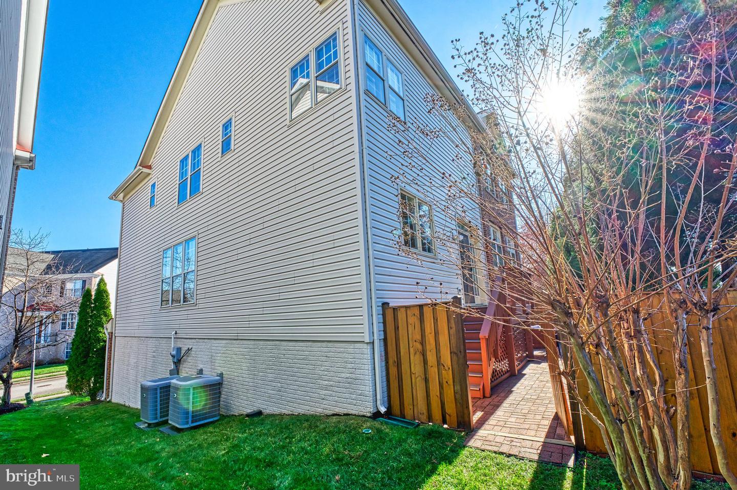 7204 LYNDAM HILL CIR, LORTON, Virginia 22079, 5 Bedrooms Bedrooms, ,3 BathroomsBathrooms,Residential,For sale,7204 LYNDAM HILL CIR,VAFX2279044 MLS # VAFX2279044 7204 LYNDAM HILL CIR, LORTON, Virginia 22079, 5 Bedrooms Bedrooms, ,3 BathroomsBathrooms,Residential,For sale,7204 LYNDAM HILL CIR,VAFX2279044 MLS # VAFX2279044