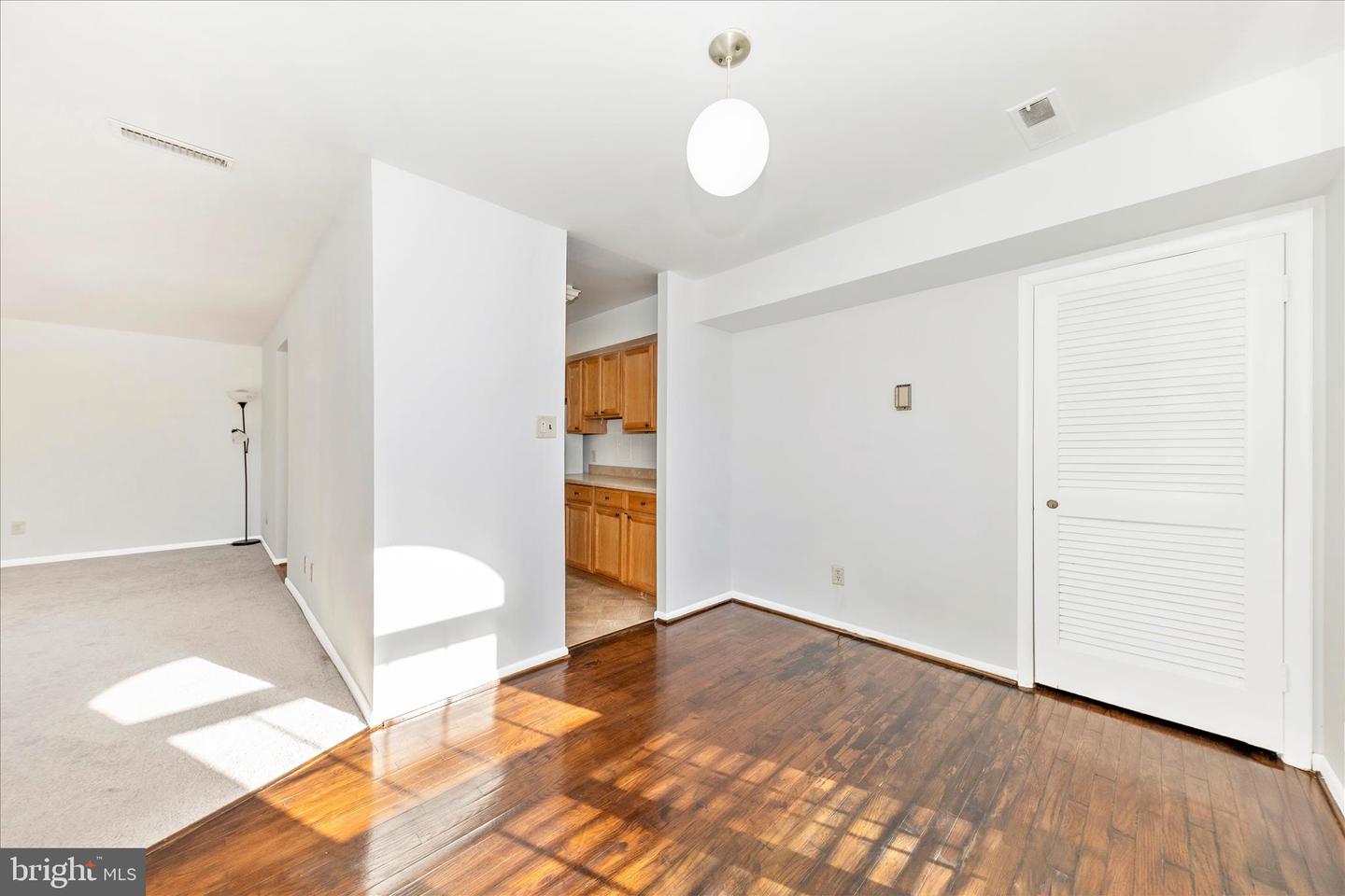 3316 WOODBURN VILLAGE DR #12, ANNANDALE, Virginia 22003, 2 Bedrooms Bedrooms, ,1 BathroomBathrooms,Residential,For sale,3316 WOODBURN VILLAGE DR #12,VAFX2279220 MLS # VAFX2279220