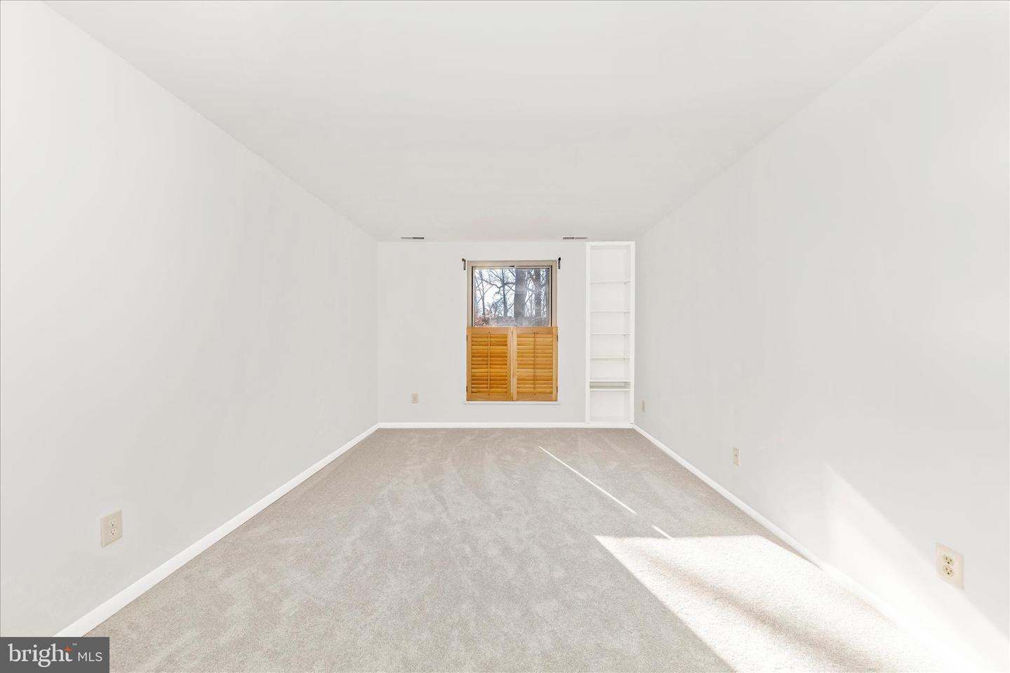 3316 WOODBURN VILLAGE DR #12, ANNANDALE, Virginia 22003, 2 Bedrooms Bedrooms, ,1 BathroomBathrooms,Residential,For sale,3316 WOODBURN VILLAGE DR #12,VAFX2279220 MLS # VAFX2279220