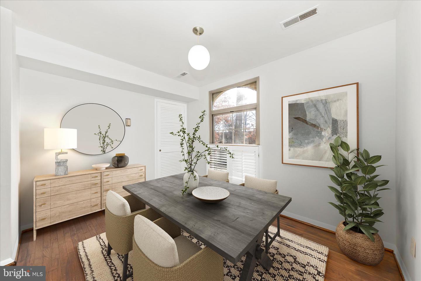 3316 WOODBURN VILLAGE DR #12, ANNANDALE, Virginia 22003, 2 Bedrooms Bedrooms, ,1 BathroomBathrooms,Residential,For sale,3316 WOODBURN VILLAGE DR #12,VAFX2279220 MLS # VAFX2279220