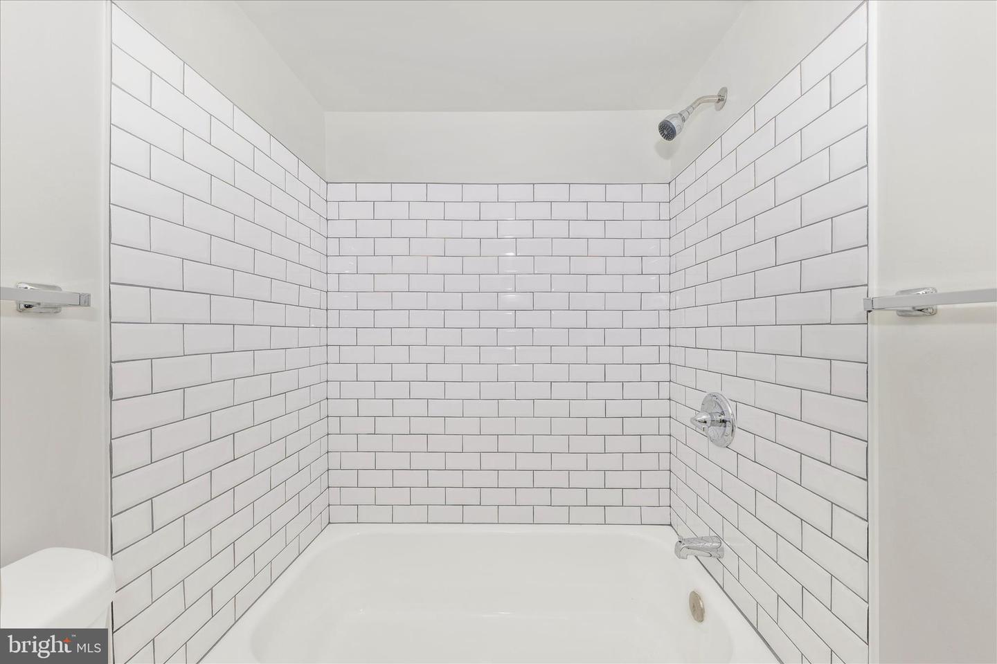 3316 WOODBURN VILLAGE DR #12, ANNANDALE, Virginia 22003, 2 Bedrooms Bedrooms, ,1 BathroomBathrooms,Residential,For sale,3316 WOODBURN VILLAGE DR #12,VAFX2279220 MLS # VAFX2279220