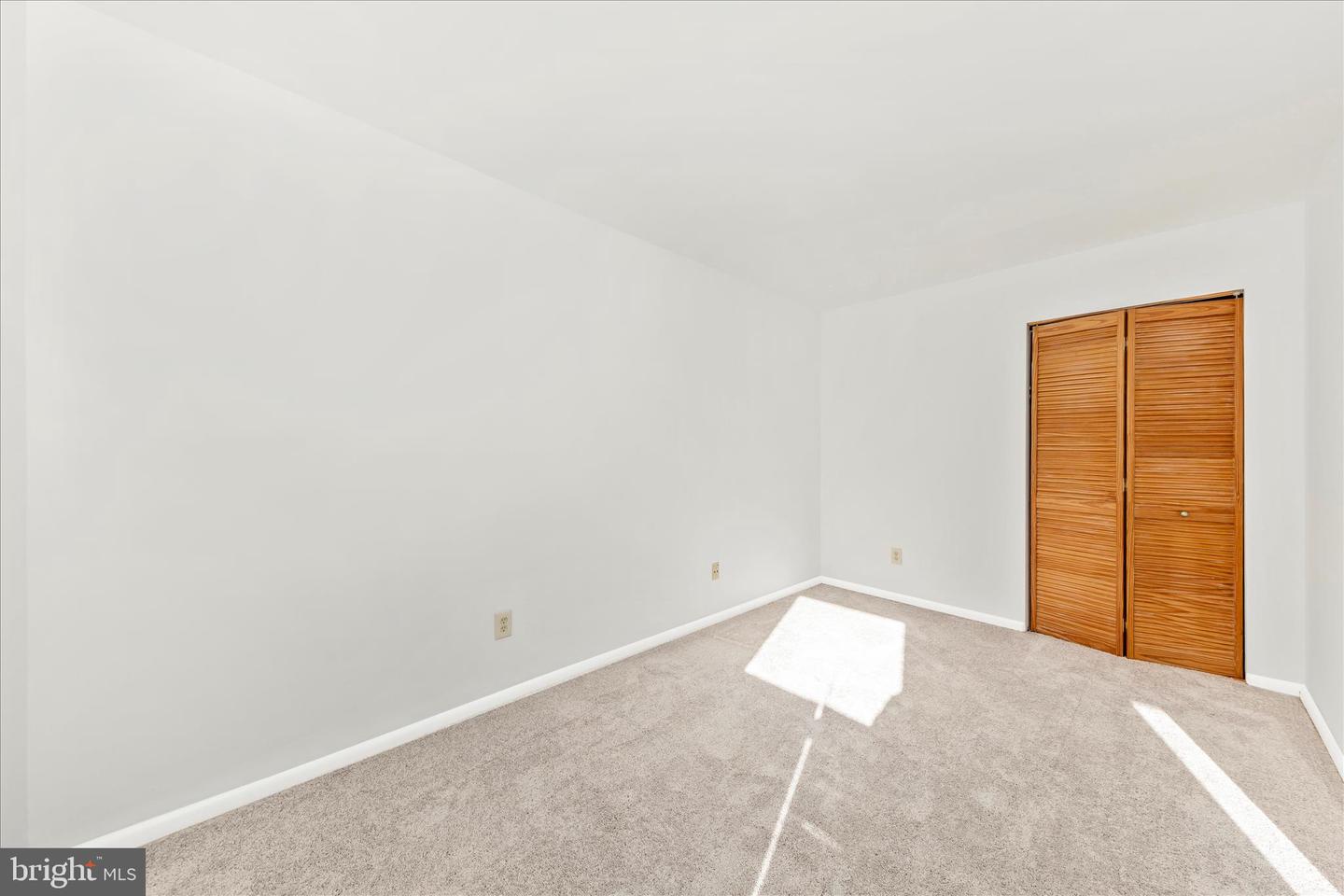 3316 WOODBURN VILLAGE DR #12, ANNANDALE, Virginia 22003, 2 Bedrooms Bedrooms, ,1 BathroomBathrooms,Residential,For sale,3316 WOODBURN VILLAGE DR #12,VAFX2279220 MLS # VAFX2279220