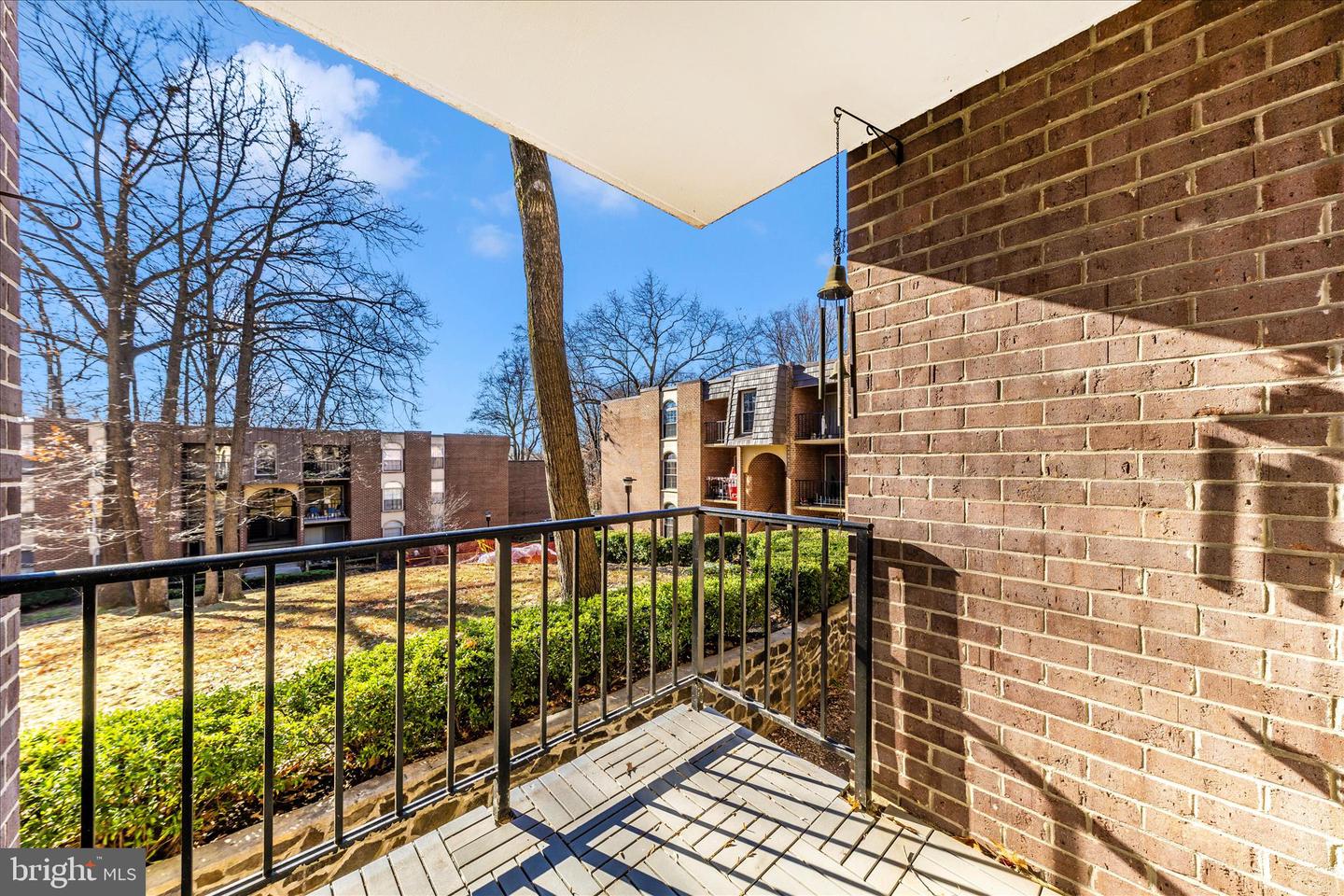 3316 WOODBURN VILLAGE DR #12, ANNANDALE, Virginia 22003, 2 Bedrooms Bedrooms, ,1 BathroomBathrooms,Residential,For sale,3316 WOODBURN VILLAGE DR #12,VAFX2279220 MLS # VAFX2279220