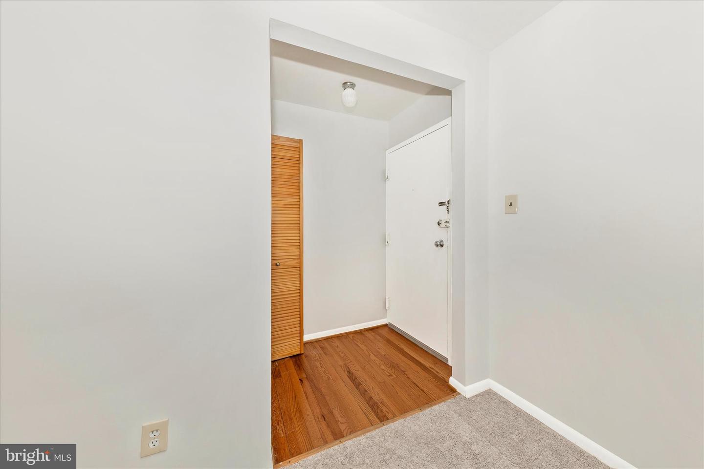 3316 WOODBURN VILLAGE DR #12, ANNANDALE, Virginia 22003, 2 Bedrooms Bedrooms, ,1 BathroomBathrooms,Residential,For sale,3316 WOODBURN VILLAGE DR #12,VAFX2279220 MLS # VAFX2279220