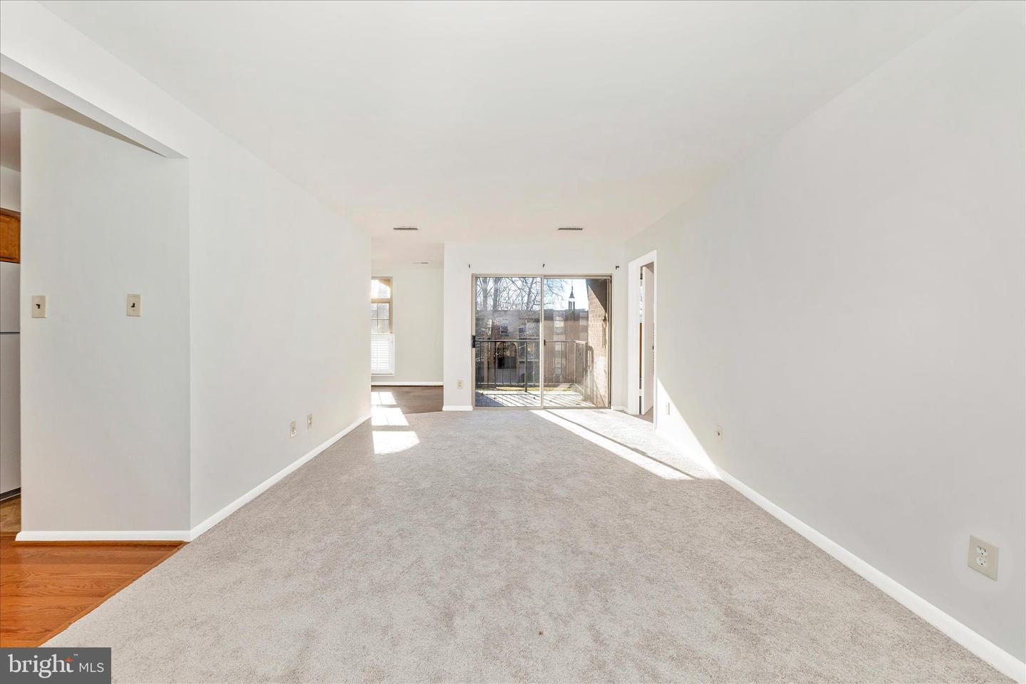 3316 WOODBURN VILLAGE DR #12, ANNANDALE, Virginia 22003, 2 Bedrooms Bedrooms, ,1 BathroomBathrooms,Residential,For sale,3316 WOODBURN VILLAGE DR #12,VAFX2279220 MLS # VAFX2279220