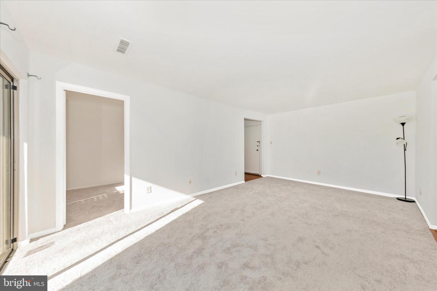 3316 WOODBURN VILLAGE DR #12, ANNANDALE, Virginia 22003, 2 Bedrooms Bedrooms, ,1 BathroomBathrooms,Residential,For sale,3316 WOODBURN VILLAGE DR #12,VAFX2279220 MLS # VAFX2279220