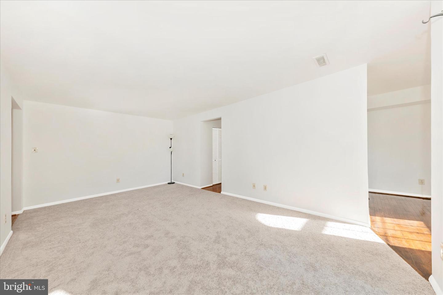 3316 WOODBURN VILLAGE DR #12, ANNANDALE, Virginia 22003, 2 Bedrooms Bedrooms, ,1 BathroomBathrooms,Residential,For sale,3316 WOODBURN VILLAGE DR #12,VAFX2279220 MLS # VAFX2279220