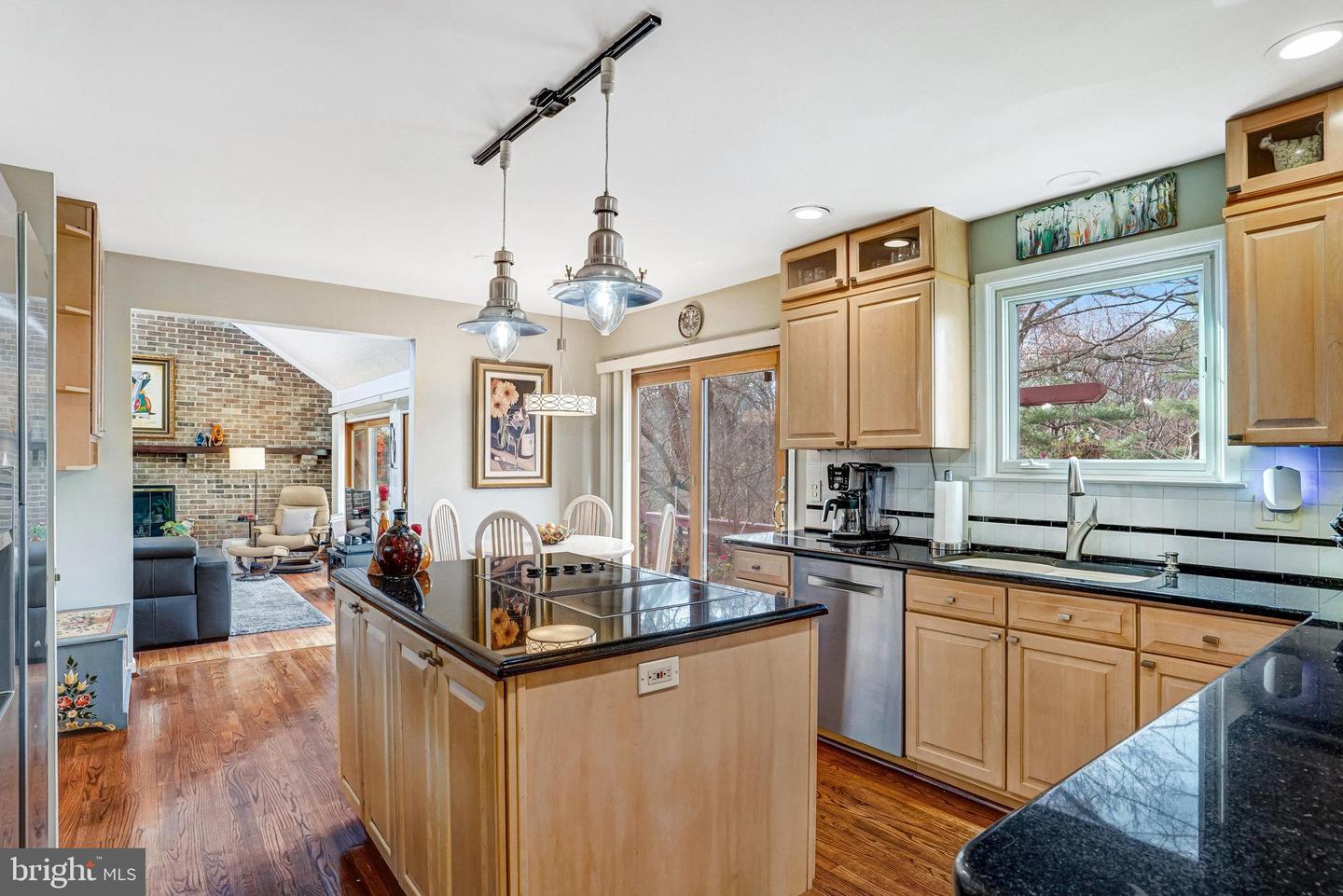 10906 MILLER RD, OAKTON, Virginia 22124, 4 Bedrooms Bedrooms, ,3 BathroomsBathrooms,Residential,For sale,10906 MILLER RD,VAFX2279618 MLS # VAFX2279618 10906 MILLER RD, OAKTON, Virginia 22124, 4 Bedrooms Bedrooms, ,3 BathroomsBathrooms,Residential,For sale,10906 MILLER RD,VAFX2279618 MLS # VAFX2279618