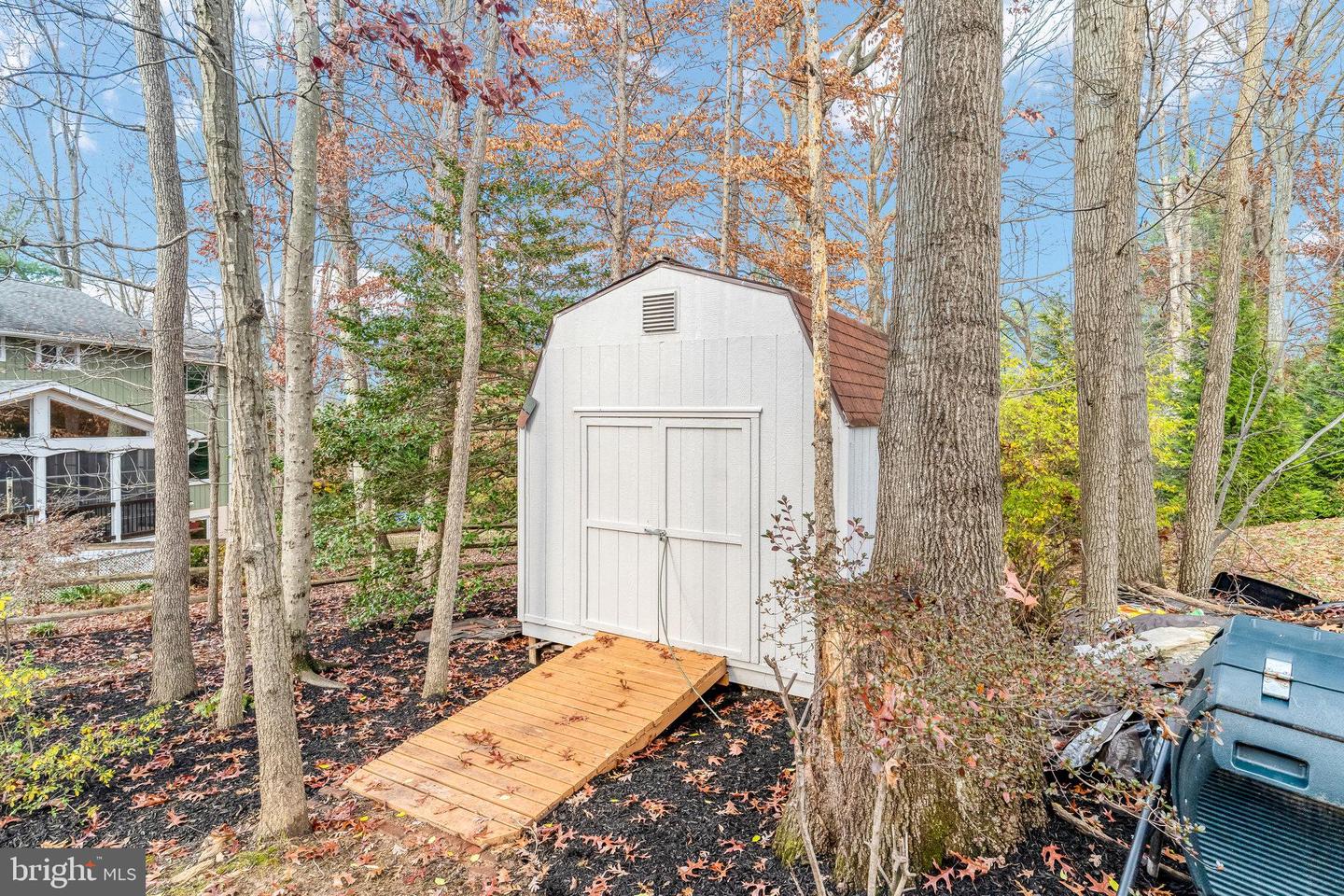 10906 MILLER RD, OAKTON, Virginia 22124, 4 Bedrooms Bedrooms, ,3 BathroomsBathrooms,Residential,For sale,10906 MILLER RD,VAFX2279618 MLS # VAFX2279618 10906 MILLER RD, OAKTON, Virginia 22124, 4 Bedrooms Bedrooms, ,3 BathroomsBathrooms,Residential,For sale,10906 MILLER RD,VAFX2279618 MLS # VAFX2279618