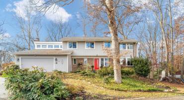 10906 MILLER RD, OAKTON, Virginia 22124, 4 Bedrooms Bedrooms, ,3 BathroomsBathrooms,Residential,For sale,10906 MILLER RD,VAFX2279618 MLS # VAFX2279618