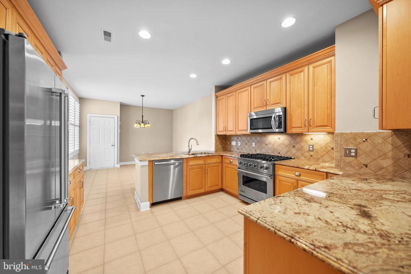 18426 LANIER ISLAND SQ, LEESBURG, Virginia 20176, 3 Bedrooms Bedrooms, ,2 BathroomsBathrooms,Residential,For sale,18426 LANIER ISLAND SQ,VALO2111386 MLS # VALO2111386