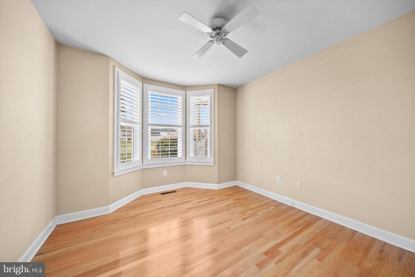 18426 LANIER ISLAND SQ, LEESBURG, Virginia 20176, 3 Bedrooms Bedrooms, ,2 BathroomsBathrooms,Residential,For sale,18426 LANIER ISLAND SQ,VALO2111386 MLS # VALO2111386