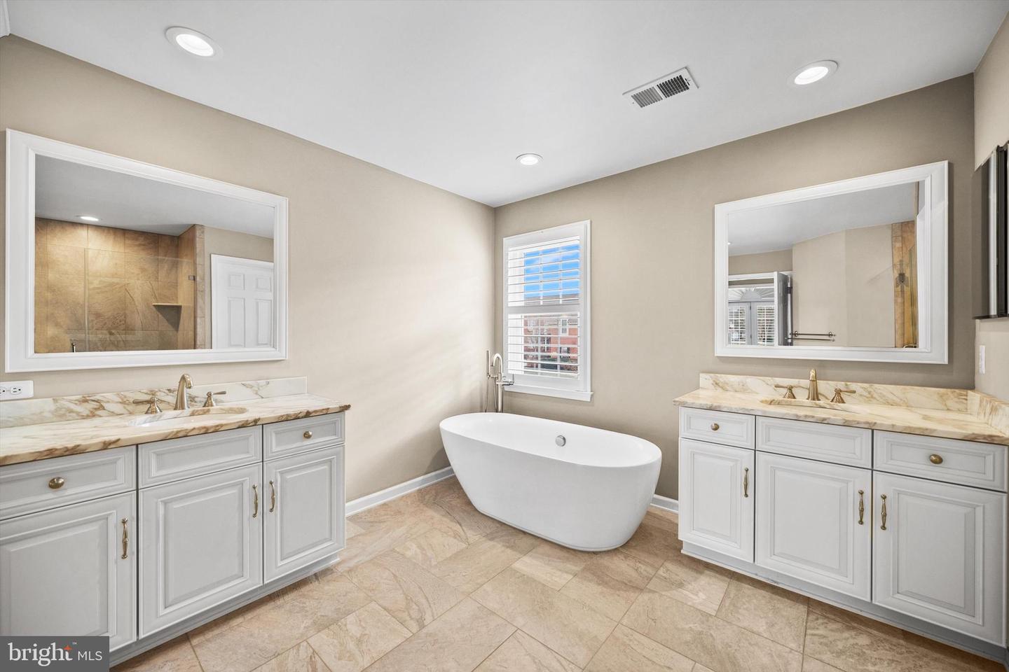 18426 LANIER ISLAND SQ, LEESBURG, Virginia 20176, 3 Bedrooms Bedrooms, ,2 BathroomsBathrooms,Residential,For sale,18426 LANIER ISLAND SQ,VALO2111386 MLS # VALO2111386