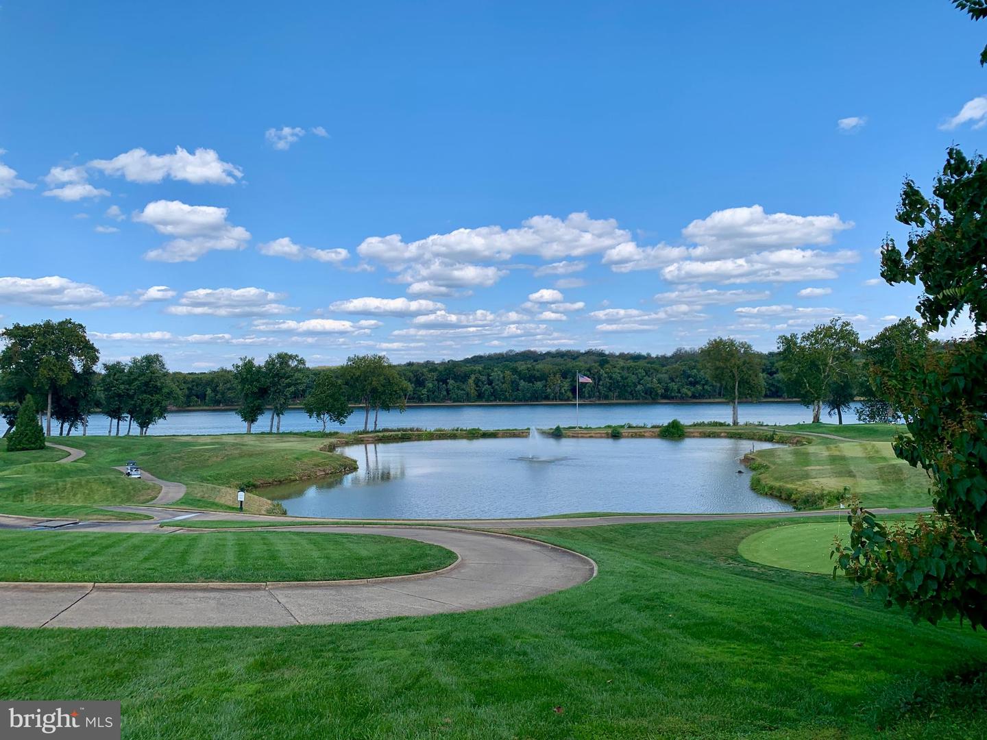 18426 LANIER ISLAND SQ, LEESBURG, Virginia 20176, 3 Bedrooms Bedrooms, ,2 BathroomsBathrooms,Residential,For sale,18426 LANIER ISLAND SQ,VALO2111386 MLS # VALO2111386