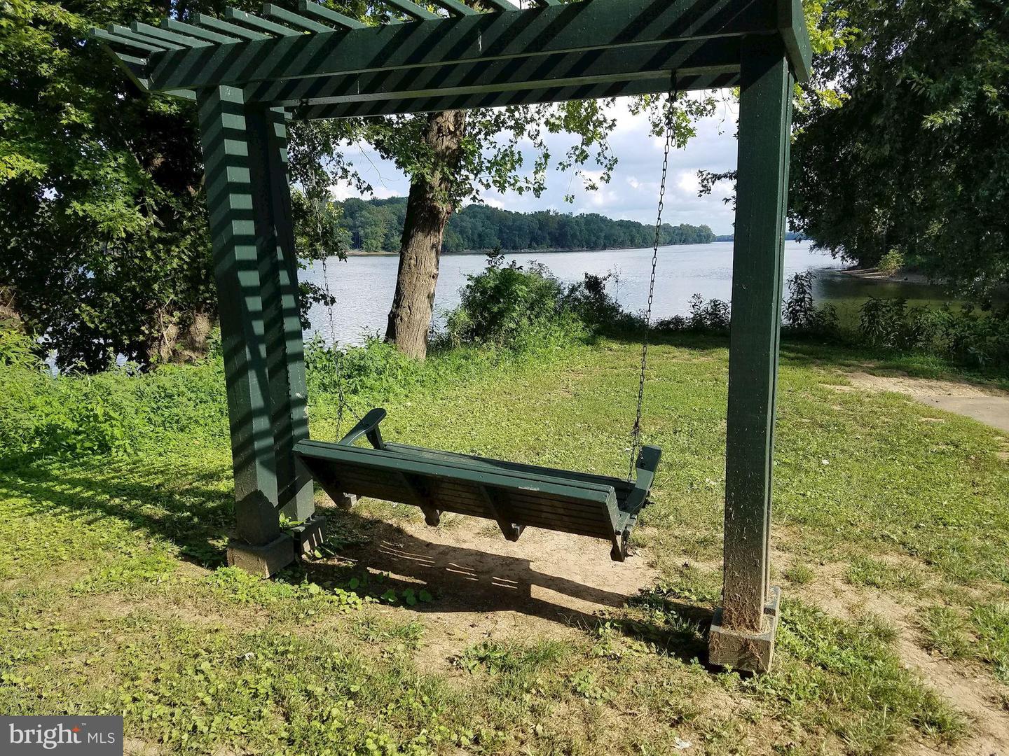 18426 LANIER ISLAND SQ, LEESBURG, Virginia 20176, 3 Bedrooms Bedrooms, ,2 BathroomsBathrooms,Residential,For sale,18426 LANIER ISLAND SQ,VALO2111386 MLS # VALO2111386