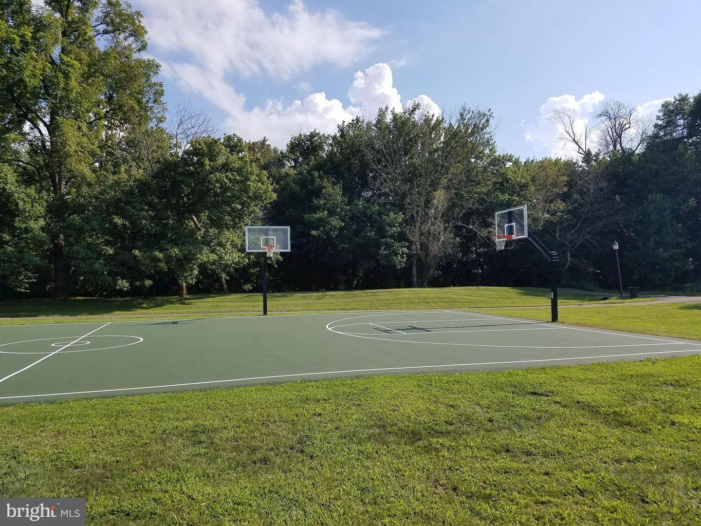 18426 LANIER ISLAND SQ, LEESBURG, Virginia 20176, 3 Bedrooms Bedrooms, ,2 BathroomsBathrooms,Residential,For sale,18426 LANIER ISLAND SQ,VALO2111386 MLS # VALO2111386