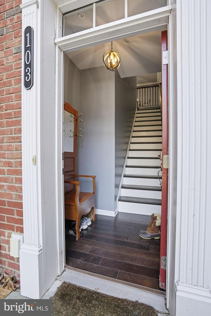 43031 FOXTRAIL WOODS TER #103, ASHBURN, Virginia 20148, 2 Bedrooms Bedrooms, ,2 BathroomsBathrooms,Residential,For sale,43031 FOXTRAIL WOODS TER #103,VALO2111432 MLS # VALO2111432