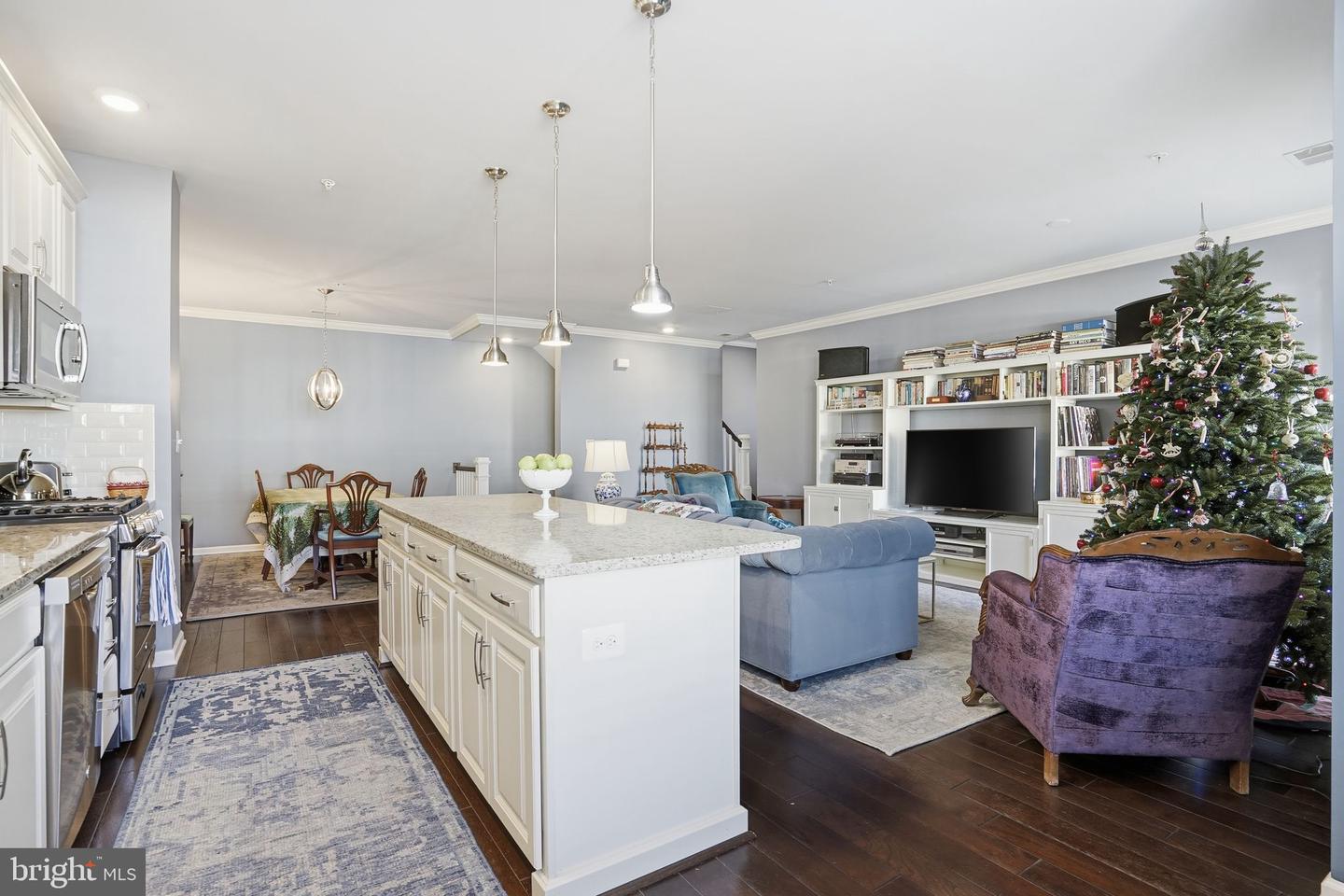 43031 FOXTRAIL WOODS TER #103, ASHBURN, Virginia 20148, 2 Bedrooms Bedrooms, ,2 BathroomsBathrooms,Residential,For sale,43031 FOXTRAIL WOODS TER #103,VALO2111432 MLS # VALO2111432