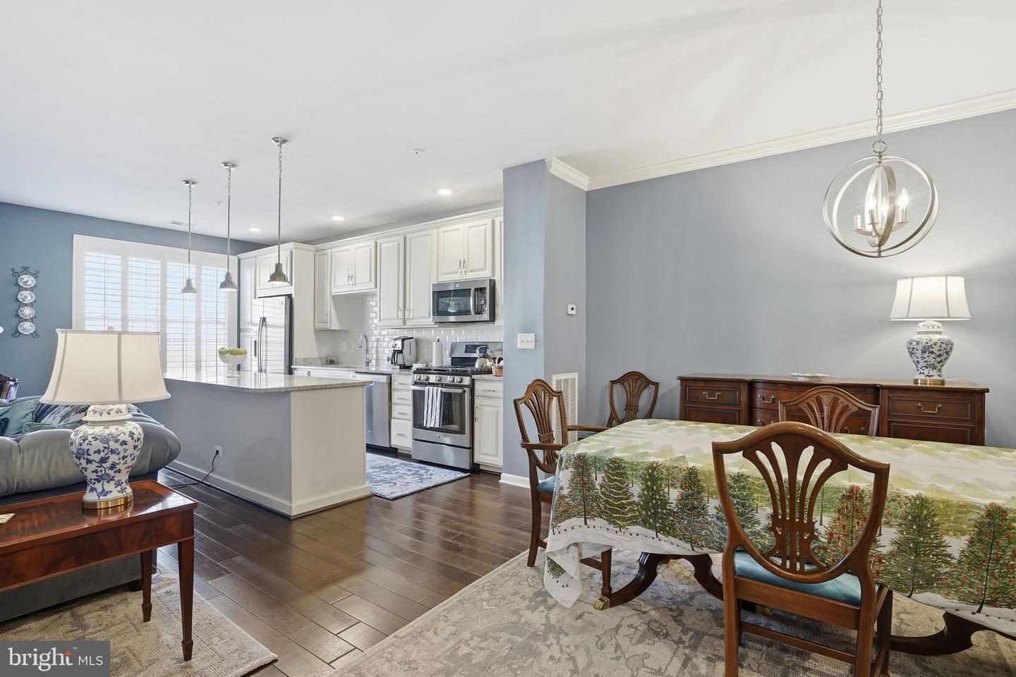 43031 FOXTRAIL WOODS TER #103, ASHBURN, Virginia 20148, 2 Bedrooms Bedrooms, ,2 BathroomsBathrooms,Residential,For sale,43031 FOXTRAIL WOODS TER #103,VALO2111432 MLS # VALO2111432