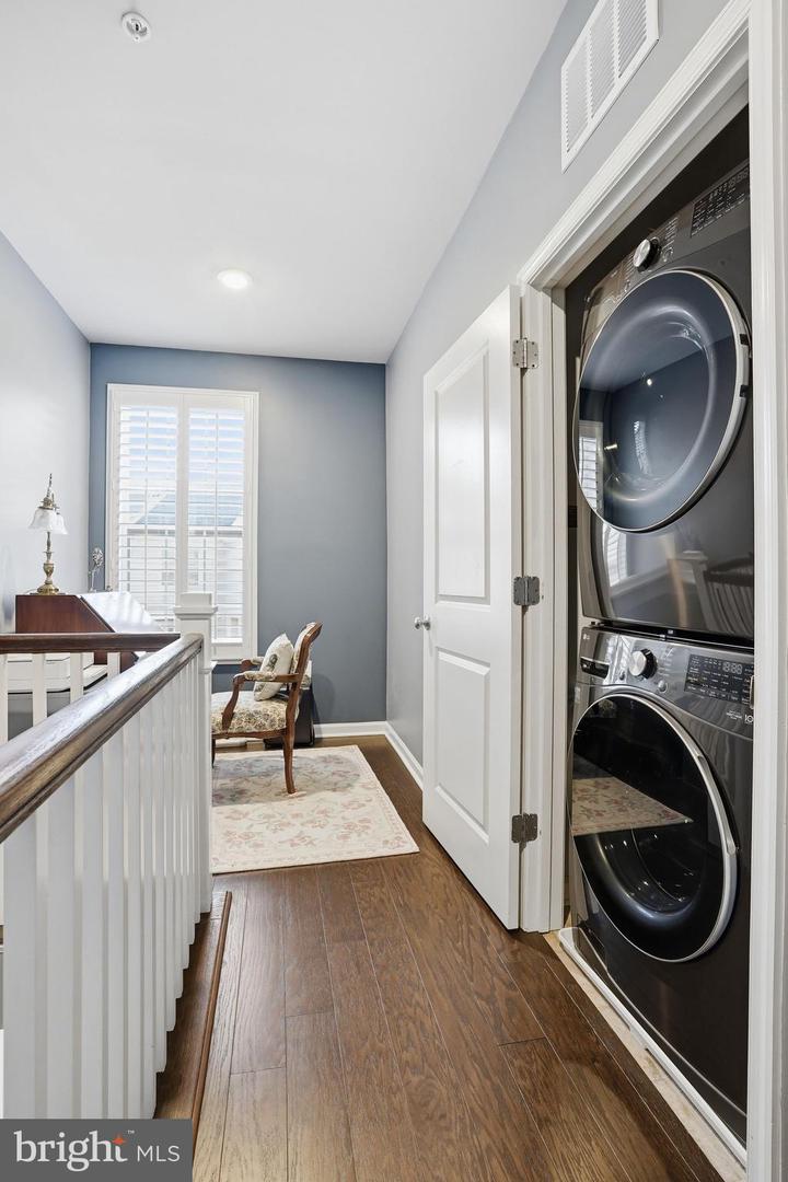 43031 FOXTRAIL WOODS TER #103, ASHBURN, Virginia 20148, 2 Bedrooms Bedrooms, ,2 BathroomsBathrooms,Residential,For sale,43031 FOXTRAIL WOODS TER #103,VALO2111432 MLS # VALO2111432