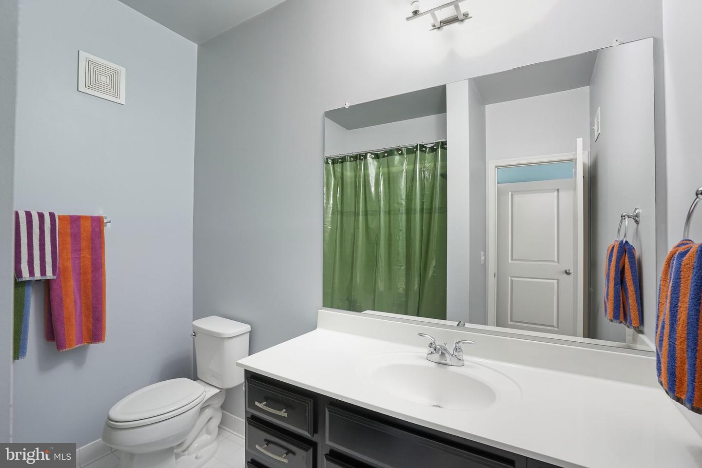 43031 FOXTRAIL WOODS TER #103, ASHBURN, Virginia 20148, 2 Bedrooms Bedrooms, ,2 BathroomsBathrooms,Residential,For sale,43031 FOXTRAIL WOODS TER #103,VALO2111432 MLS # VALO2111432