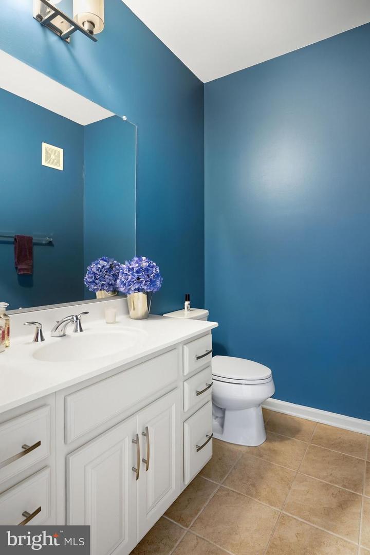 43031 FOXTRAIL WOODS TER #103, ASHBURN, Virginia 20148, 2 Bedrooms Bedrooms, ,2 BathroomsBathrooms,Residential,For sale,43031 FOXTRAIL WOODS TER #103,VALO2111432 MLS # VALO2111432