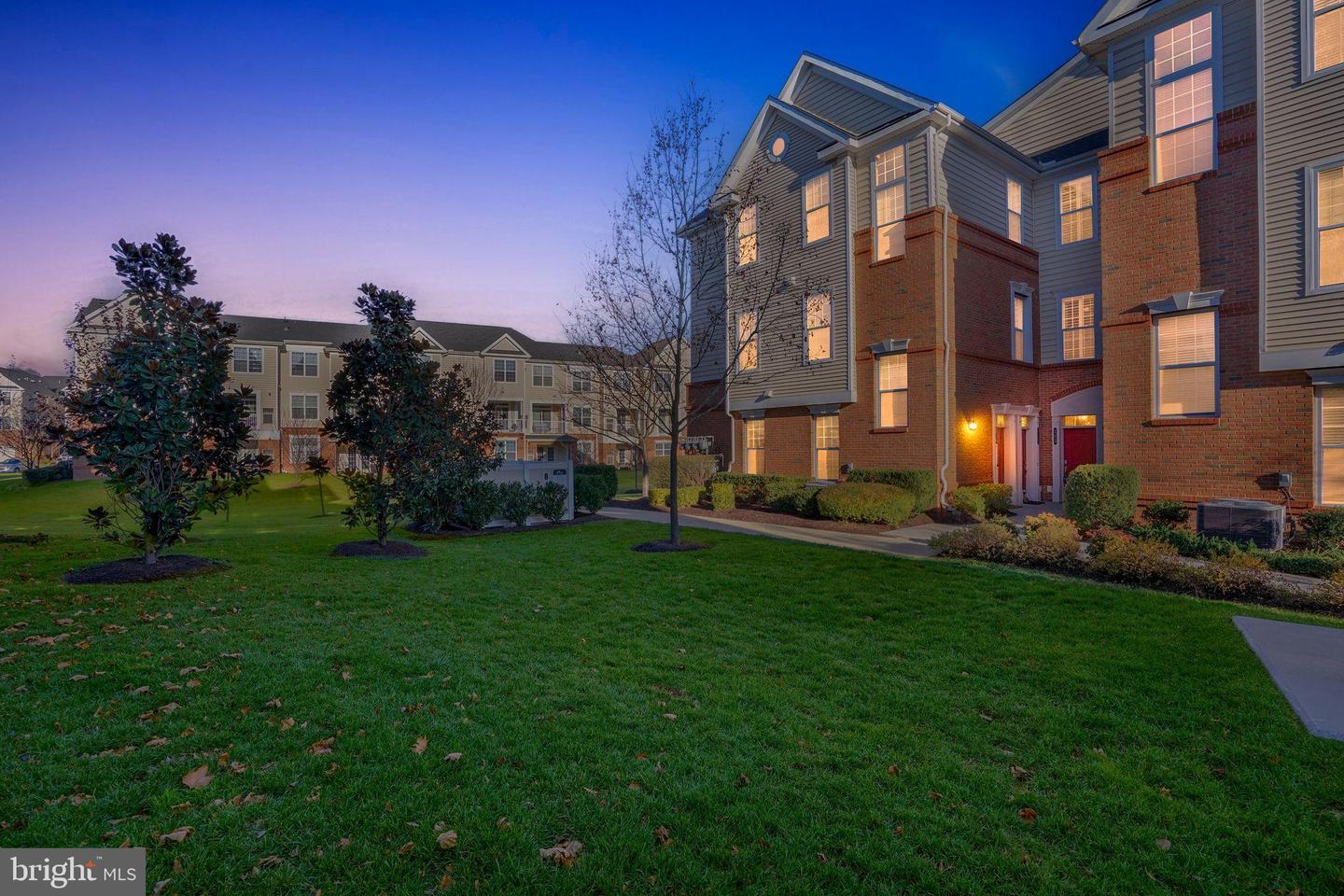 43031 FOXTRAIL WOODS TER #103, ASHBURN, Virginia 20148, 2 Bedrooms Bedrooms, ,2 BathroomsBathrooms,Residential,For sale,43031 FOXTRAIL WOODS TER #103,VALO2111432 MLS # VALO2111432