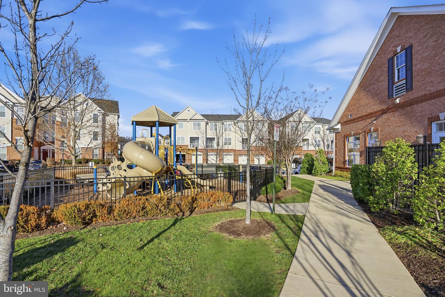 43031 FOXTRAIL WOODS TER #103, ASHBURN, Virginia 20148, 2 Bedrooms Bedrooms, ,2 BathroomsBathrooms,Residential,For sale,43031 FOXTRAIL WOODS TER #103,VALO2111432 MLS # VALO2111432