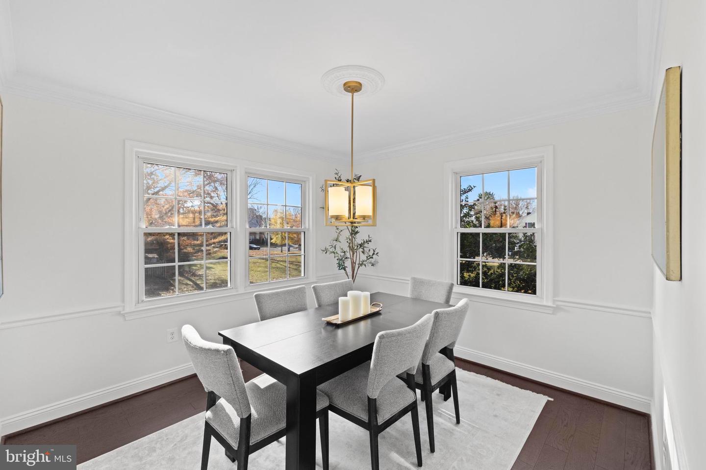 359 LINDEN CT, HERNDON, Virginia 20170, 3 Bedrooms Bedrooms, 11 Rooms Rooms,2 BathroomsBathrooms,Residential,For sale,359 LINDEN CT,VAFX2280022 MLS # VAFX2280022