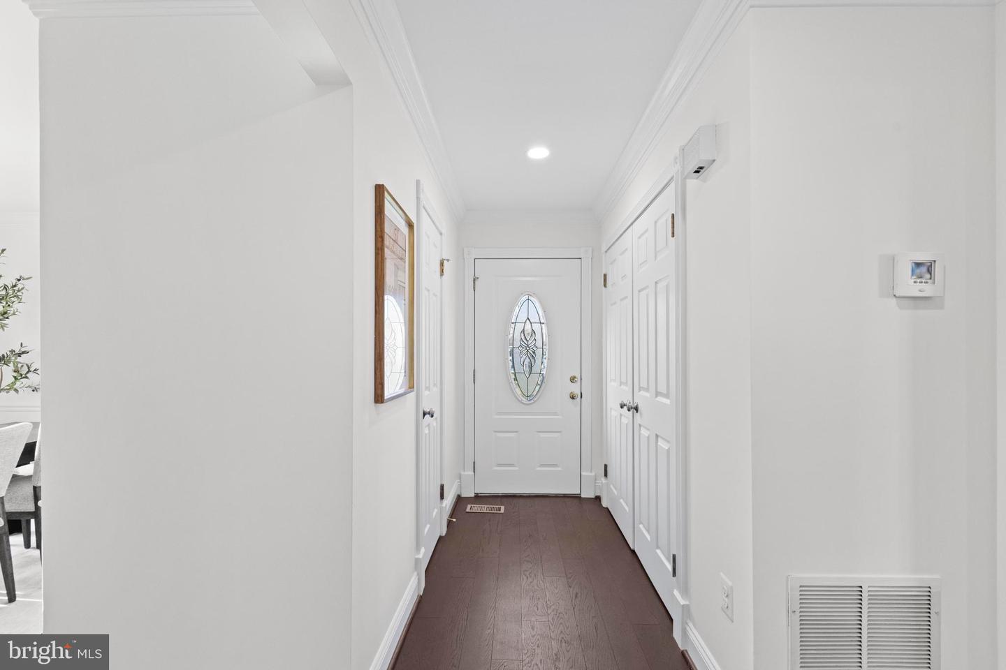 359 LINDEN CT, HERNDON, Virginia 20170, 3 Bedrooms Bedrooms, 11 Rooms Rooms,2 BathroomsBathrooms,Residential,For sale,359 LINDEN CT,VAFX2280022 MLS # VAFX2280022