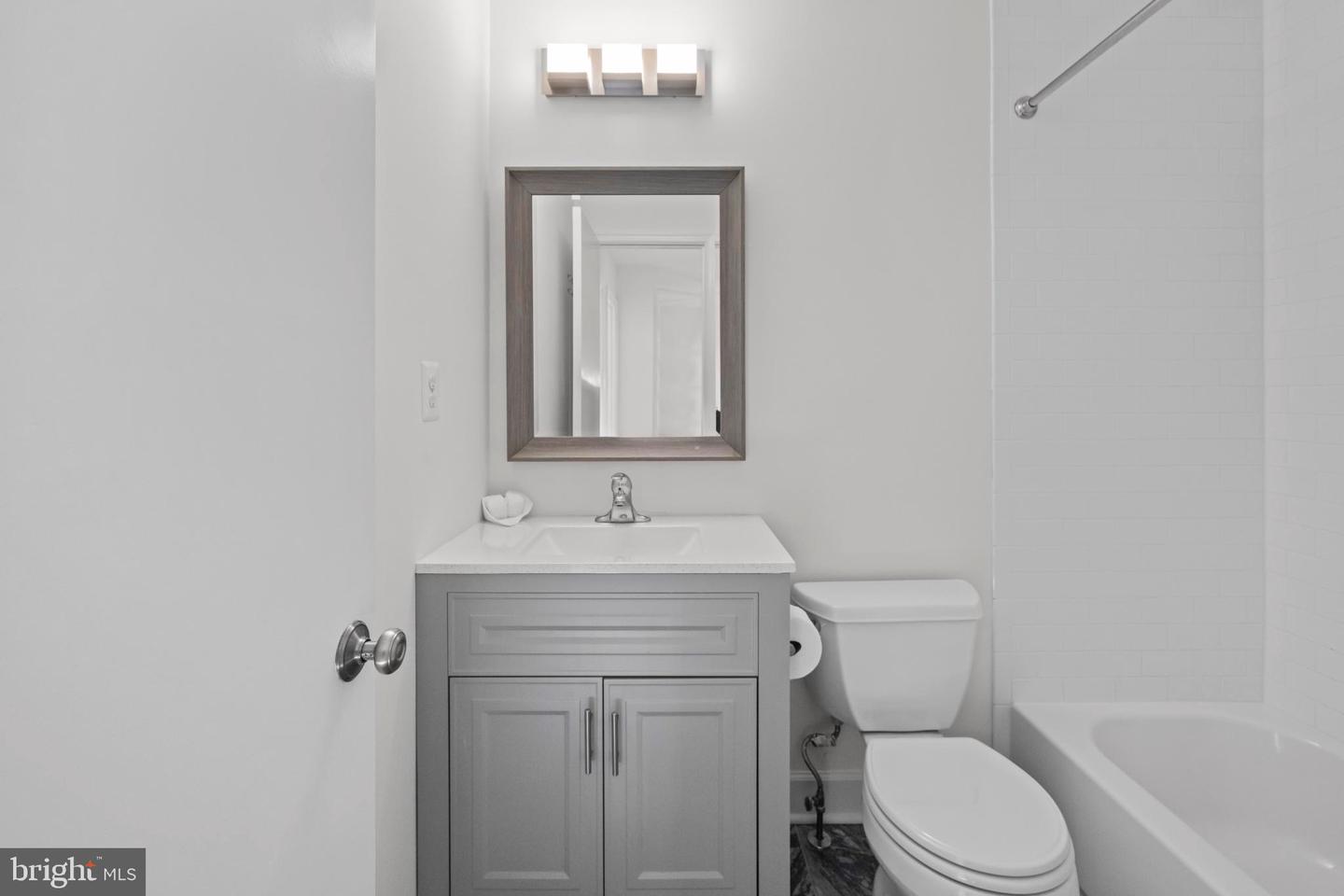 359 LINDEN CT, HERNDON, Virginia 20170, 3 Bedrooms Bedrooms, 11 Rooms Rooms,2 BathroomsBathrooms,Residential,For sale,359 LINDEN CT,VAFX2280022 MLS # VAFX2280022