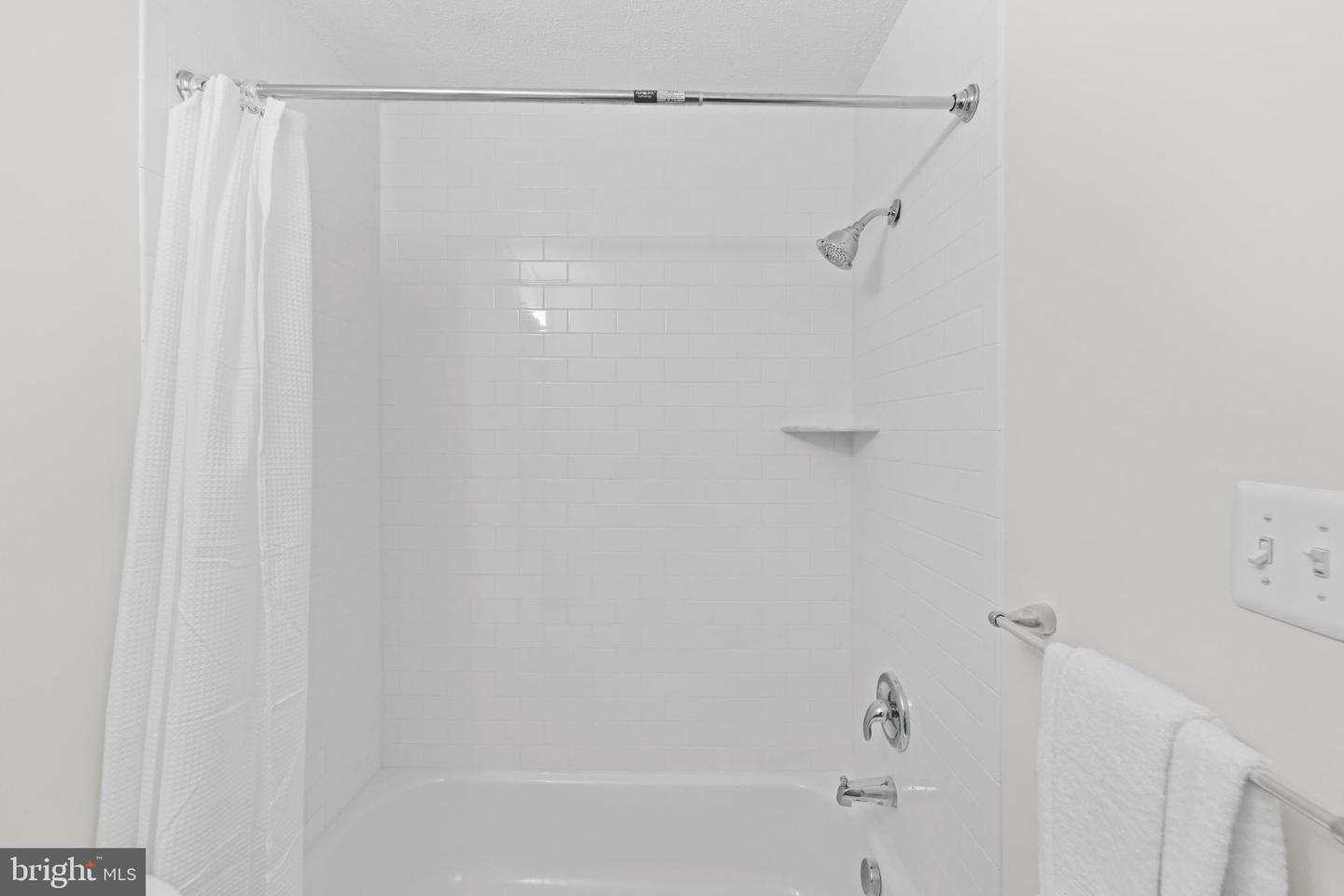 359 LINDEN CT, HERNDON, Virginia 20170, 3 Bedrooms Bedrooms, 11 Rooms Rooms,2 BathroomsBathrooms,Residential,For sale,359 LINDEN CT,VAFX2280022 MLS # VAFX2280022