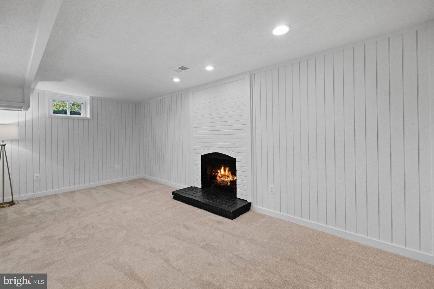 359 LINDEN CT, HERNDON, Virginia 20170, 3 Bedrooms Bedrooms, 11 Rooms Rooms,2 BathroomsBathrooms,Residential,For sale,359 LINDEN CT,VAFX2280022 MLS # VAFX2280022