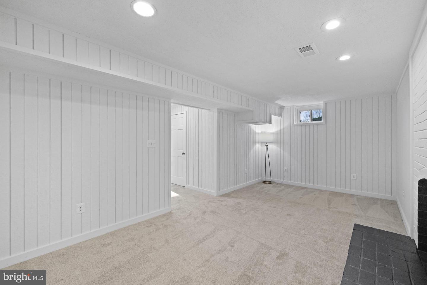 359 LINDEN CT, HERNDON, Virginia 20170, 3 Bedrooms Bedrooms, 11 Rooms Rooms,2 BathroomsBathrooms,Residential,For sale,359 LINDEN CT,VAFX2280022 MLS # VAFX2280022